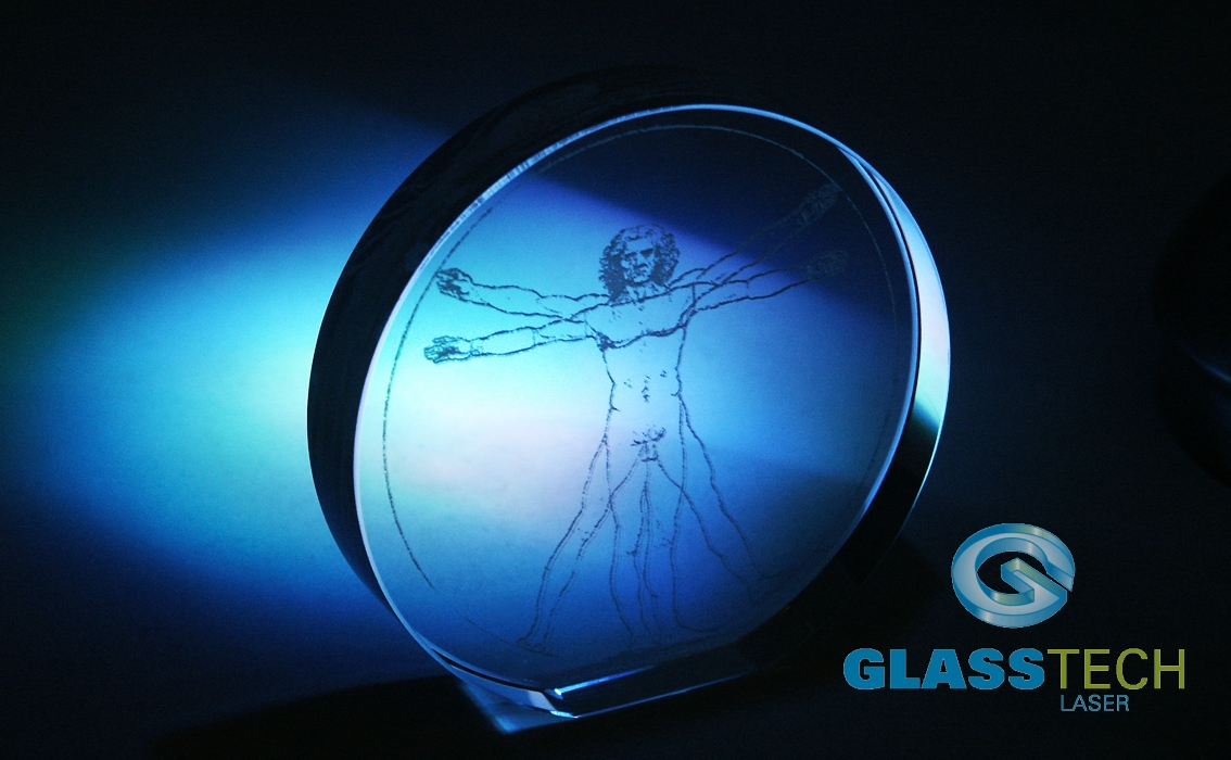 Vitruvian  laserovaný ve skleněném těžítku